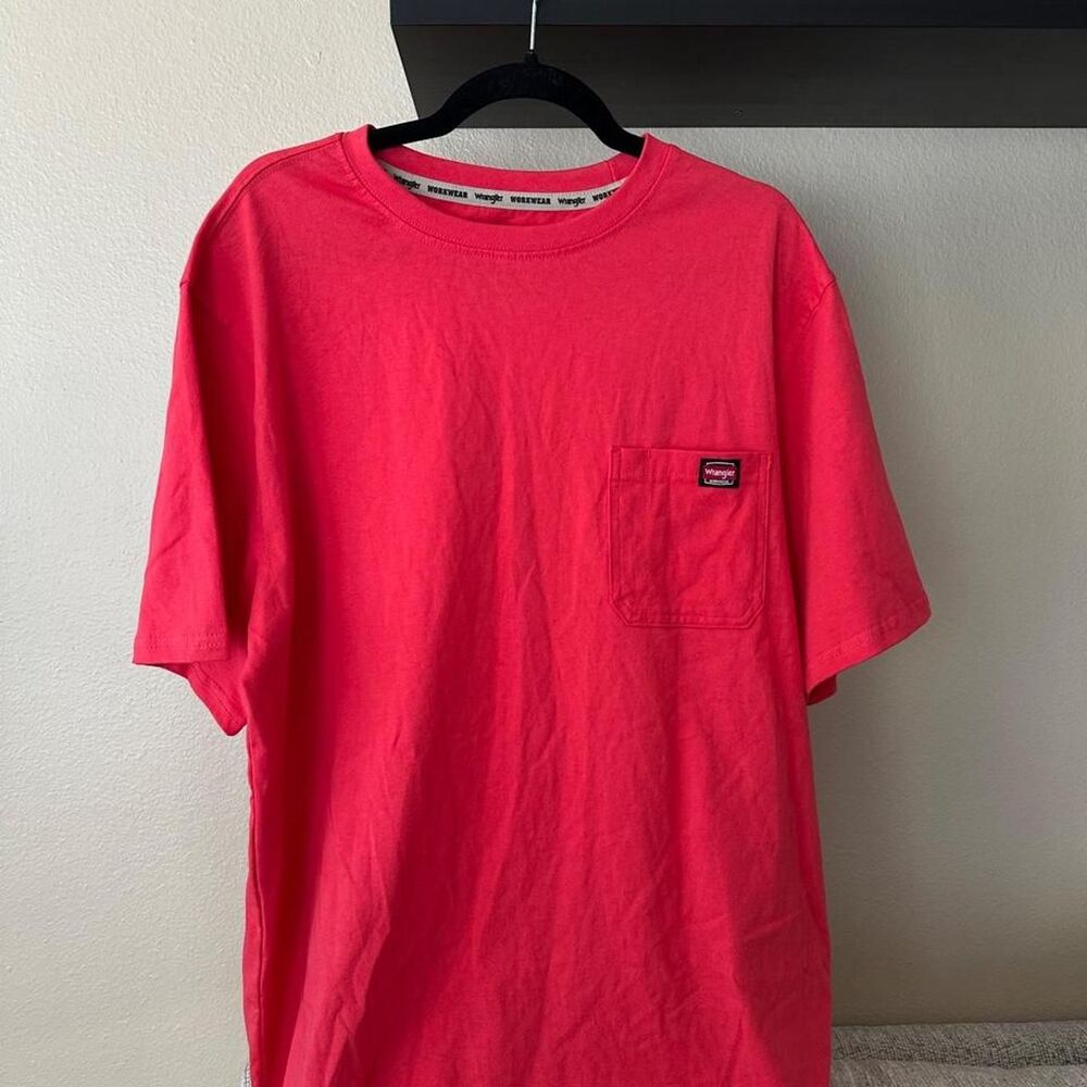 Wrangler Men's Pink and Red T-shirt